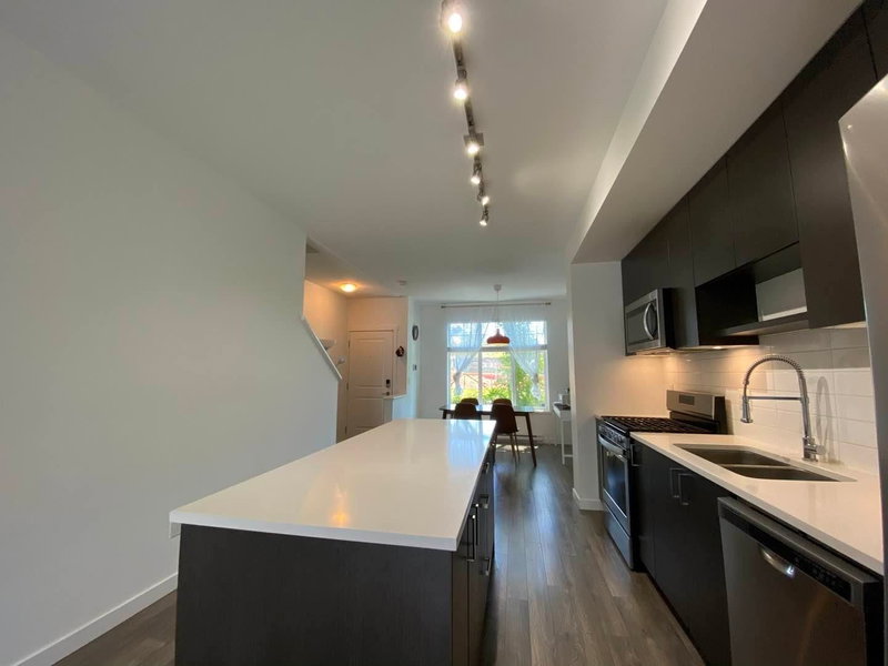37 - 16678 25 Avenue