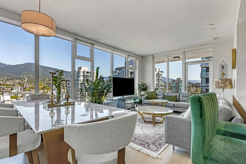 1401 - 150 15th Street W