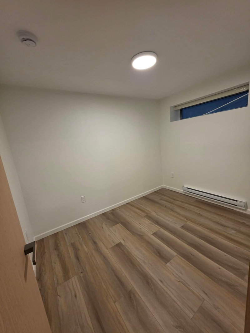 one bedroom - xx 63 Avenue W
