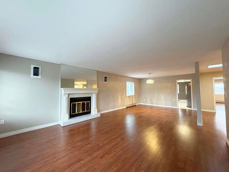 Upper - 5225 Canada Way