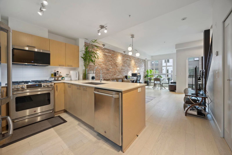 334 - 95 Moody Street