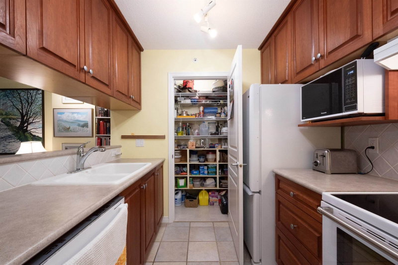 805 - 5639 Hampton Place