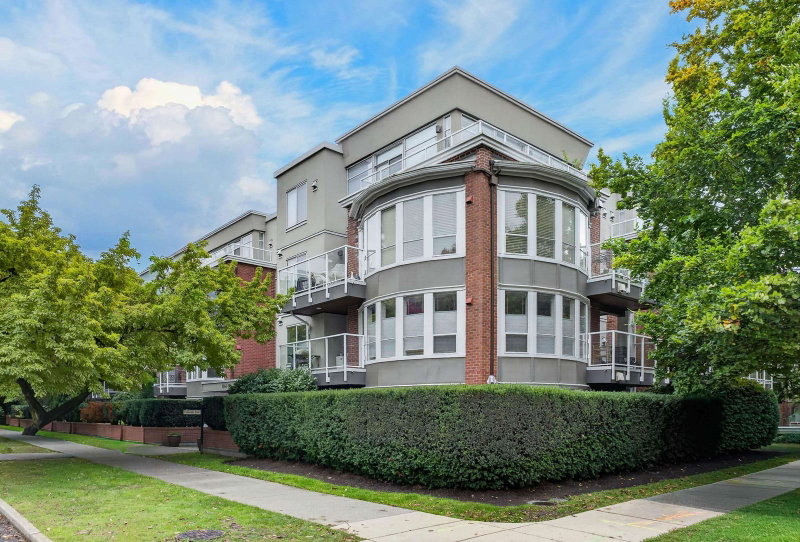 208 - 2288 12th Avenue W