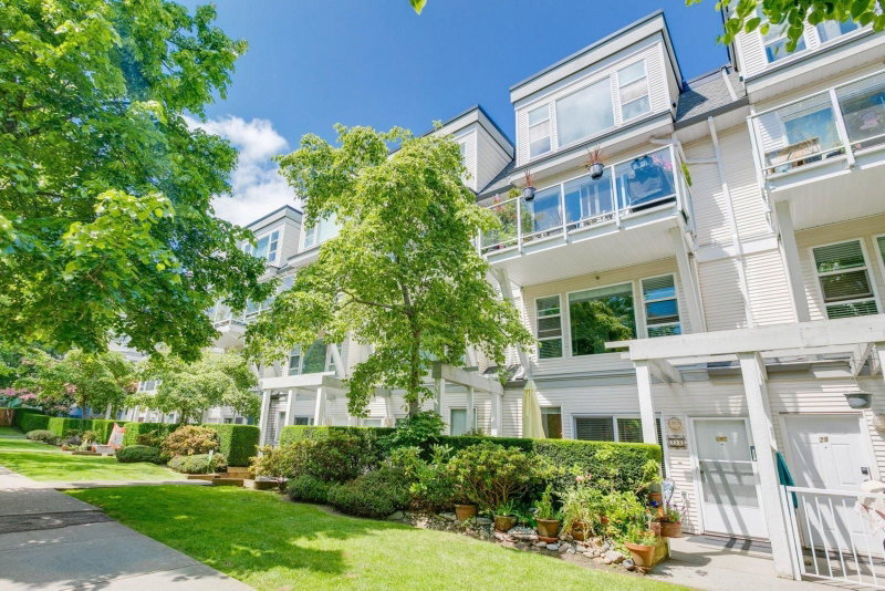 26 - 2723 Kent North Avenue E