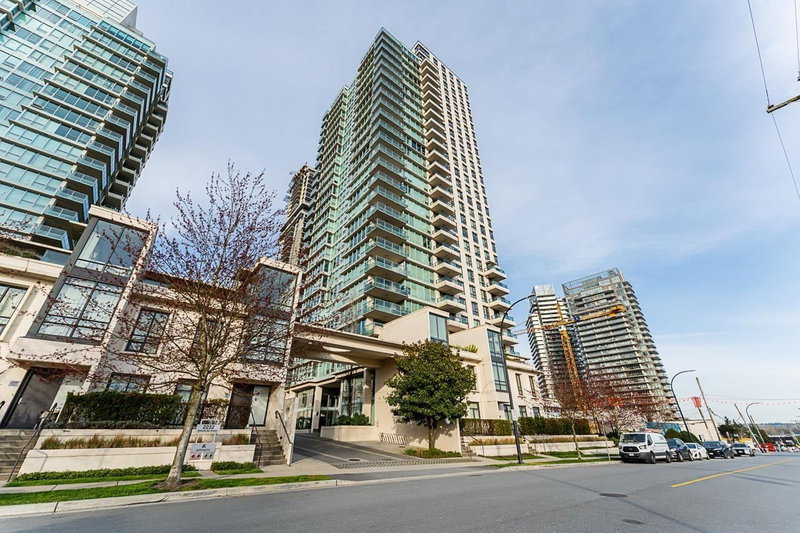 905 - 2232 Douglas Road