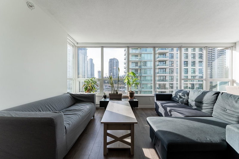 905 - 2232 Douglas Road