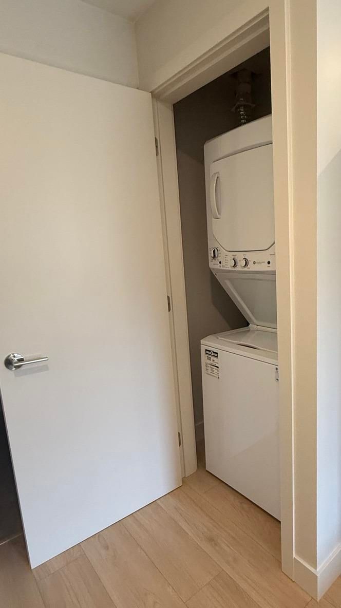 studio - 6252 Kitchener Street