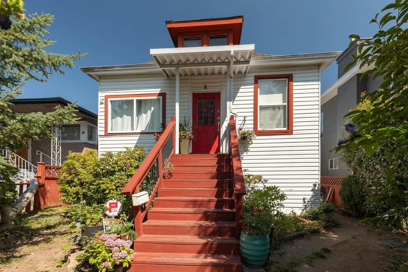 309 Woodstock Avenue E