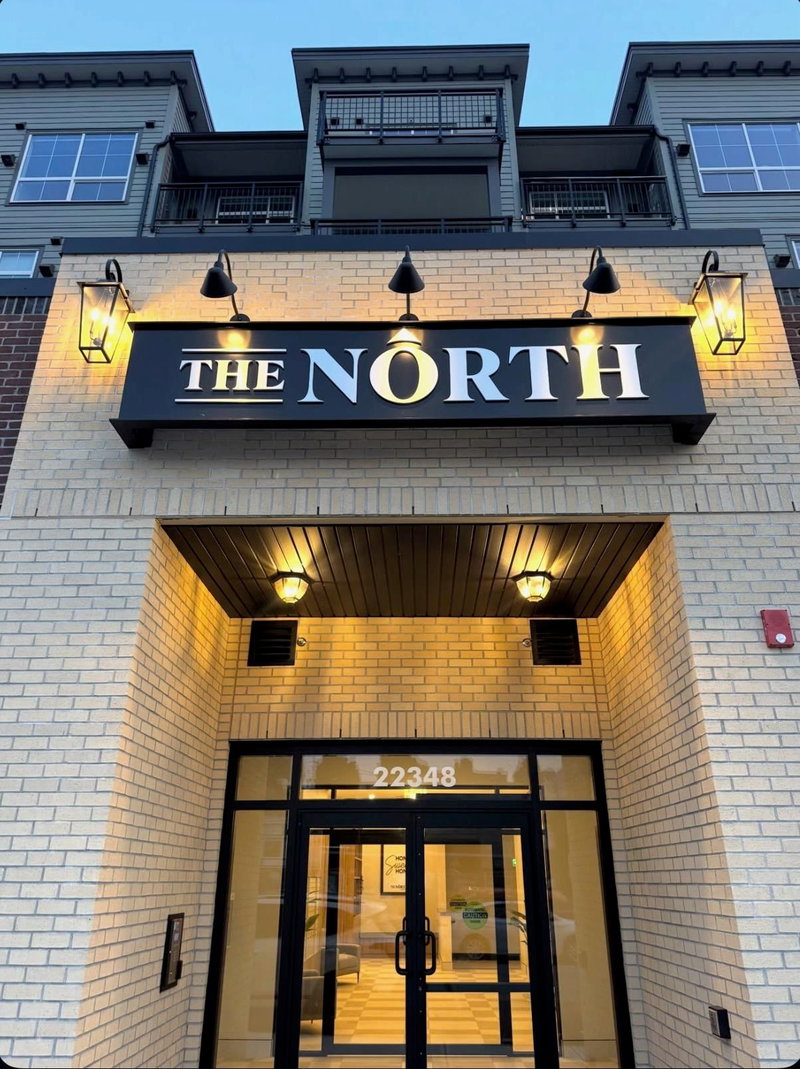 318 - 22348 North Avenue Avenue