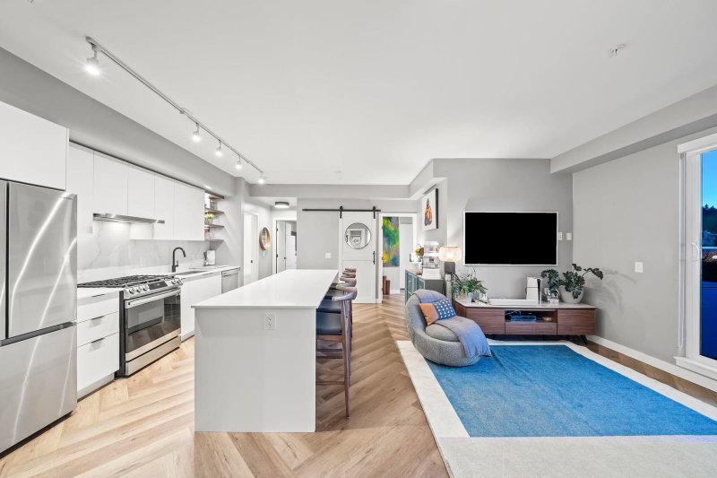 605 - 3229 St Johns Street