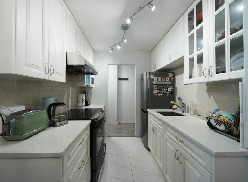 106 - 7591 Moffatt Road