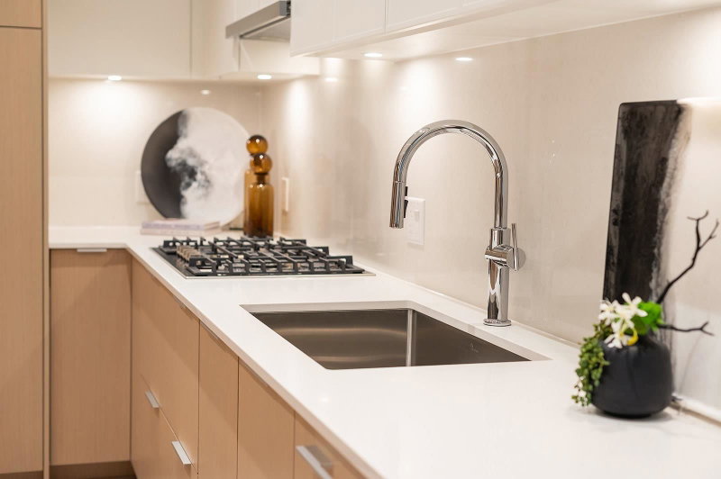 402 - 128 15th Street W