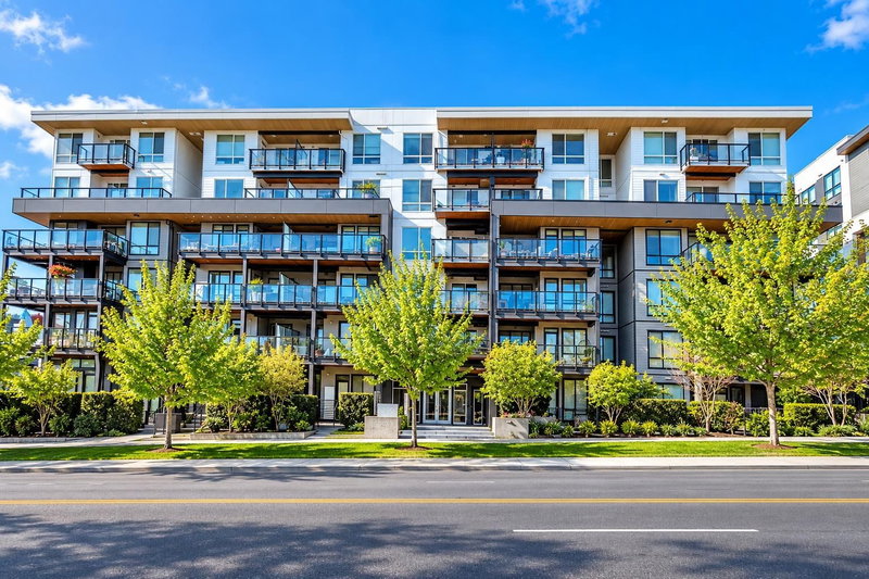 212 - 707 Como Lake Avenue