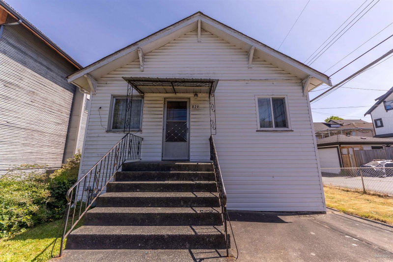 824 Semlin Drive