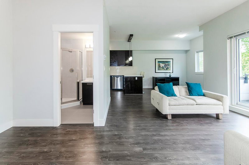 401 - 2362 Whyte Avenue