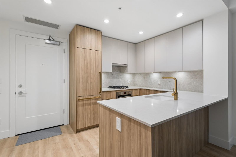 208 - 2375 Emery Court