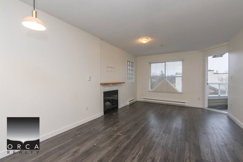 402 - 1481 E 4th Avenue