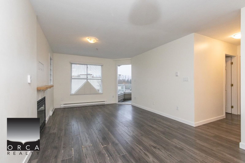 402 - 1481 E 4th Avenue