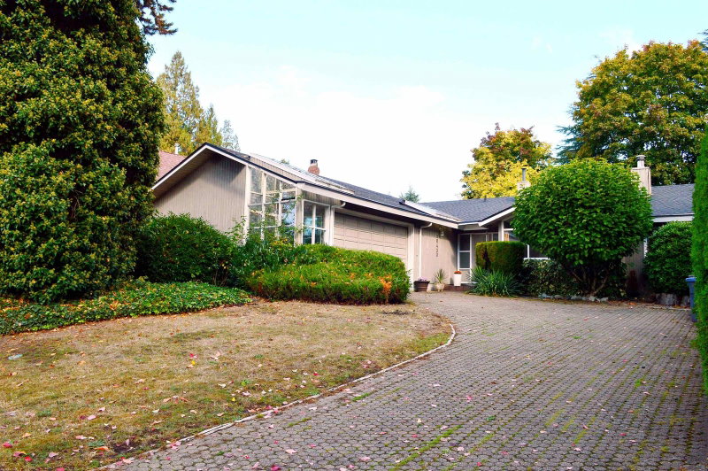 10430 Fraserglen Drive