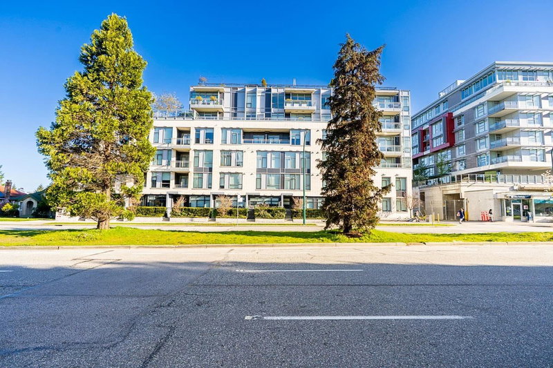 302 - 523 King Edward Avenue W