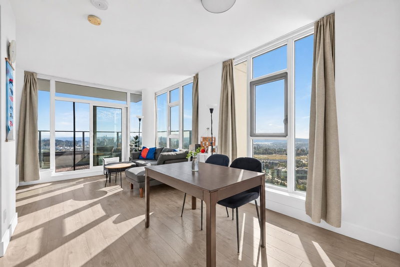 2807 - 7388 Kingsway