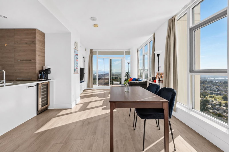 2807 - 7388 Kingsway