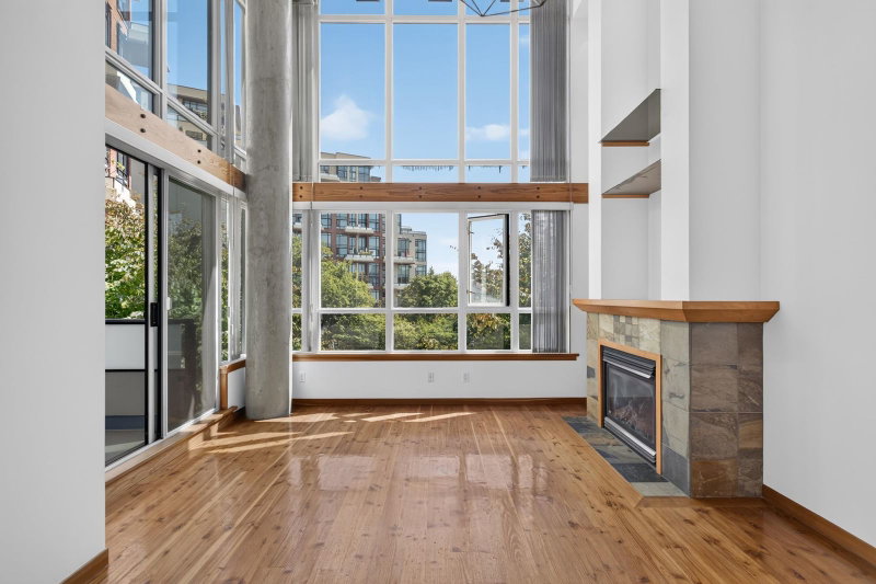201 - 7 Rialto Court