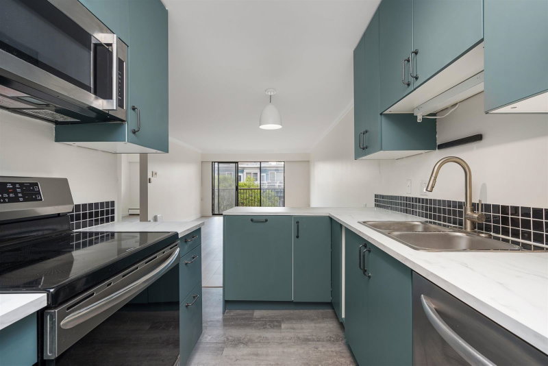 204 - 127 4th Street E