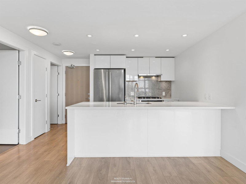 701 - 3557 Sawmill Crescent