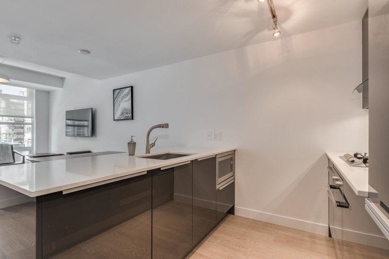 412 - 1283 Howe Street