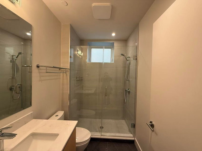 Basement Suite - 3157 33rd Avenue W