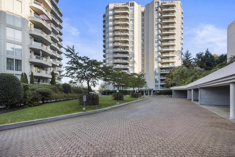 307 - 69 Jamieson Court