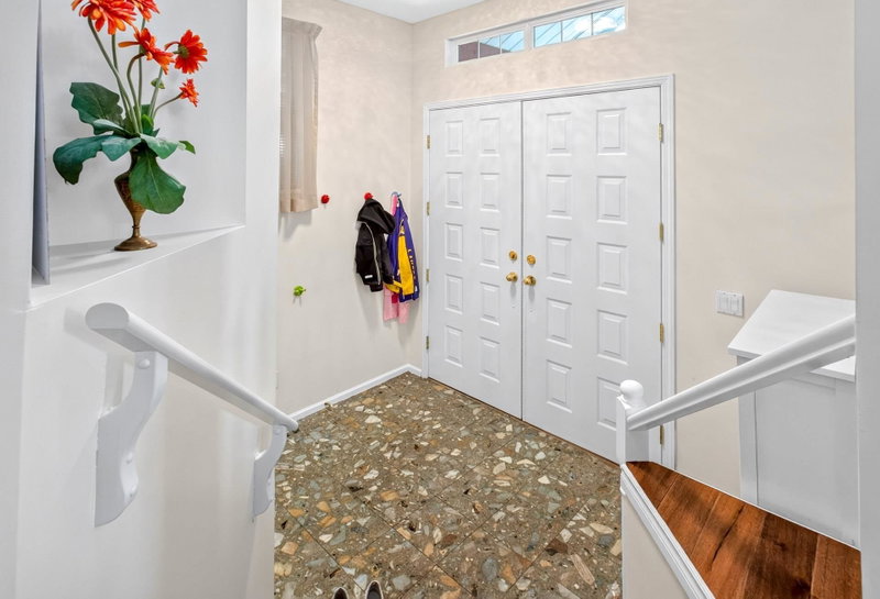 1599 Plateau Crescent