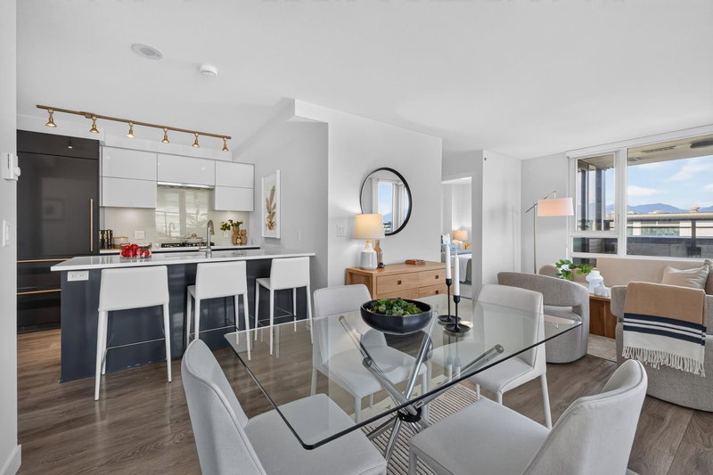 509 - 238 Broadway W