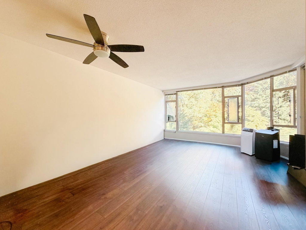 312 - 1327 Keith Road E 4
