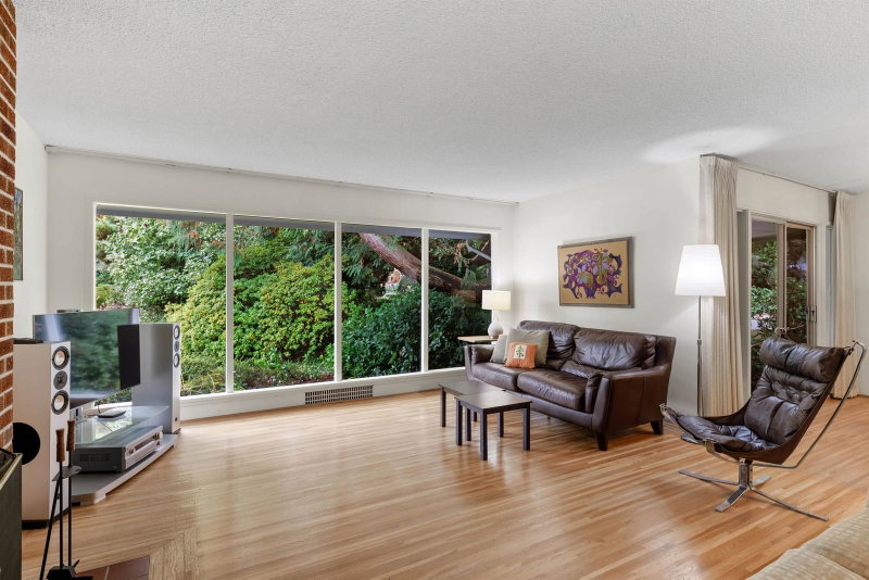 3692 Sunnycrest Drive