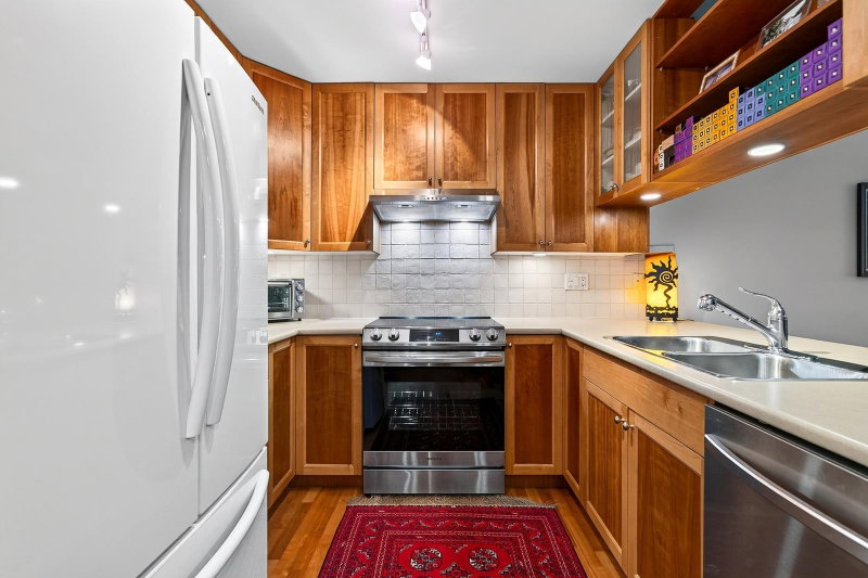 215 - 15392 16a Avenue