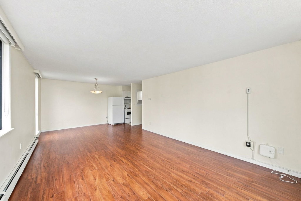 802 - 2150 Bellevue Avenue 3
