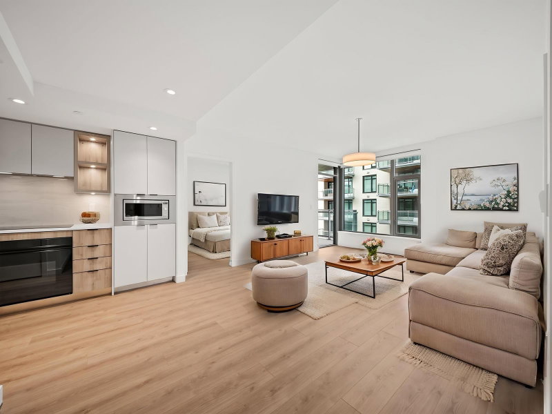 425 - 755 Harbourside Drive