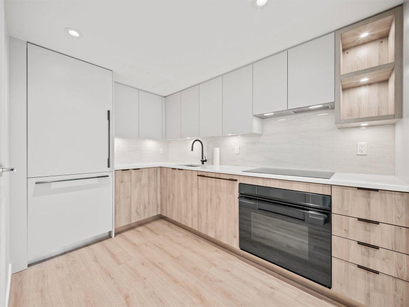 425 - 755 Harbourside Drive