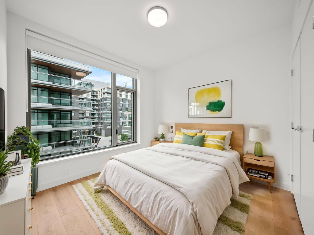 425 - 755 Harbourside Drive 5