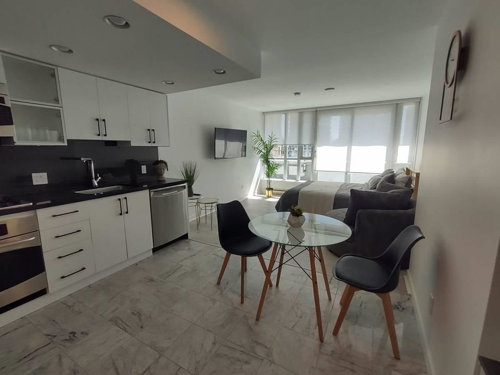 706 - 833 Seymour Street 3