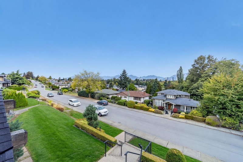 4294 Price Crescent