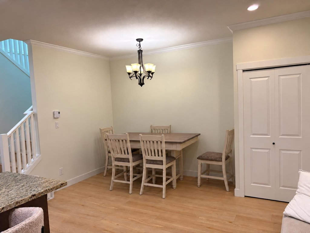2x - 5580 Moncton Street 5