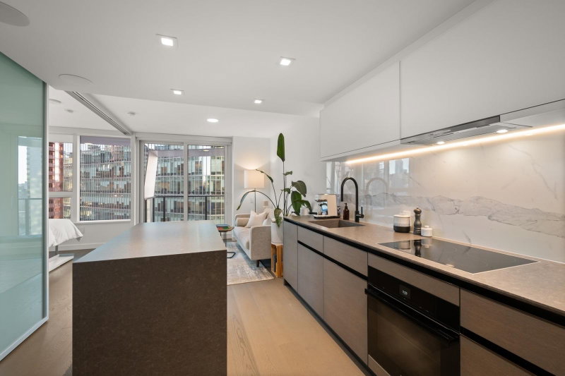 1404 - 620 Cardero Street