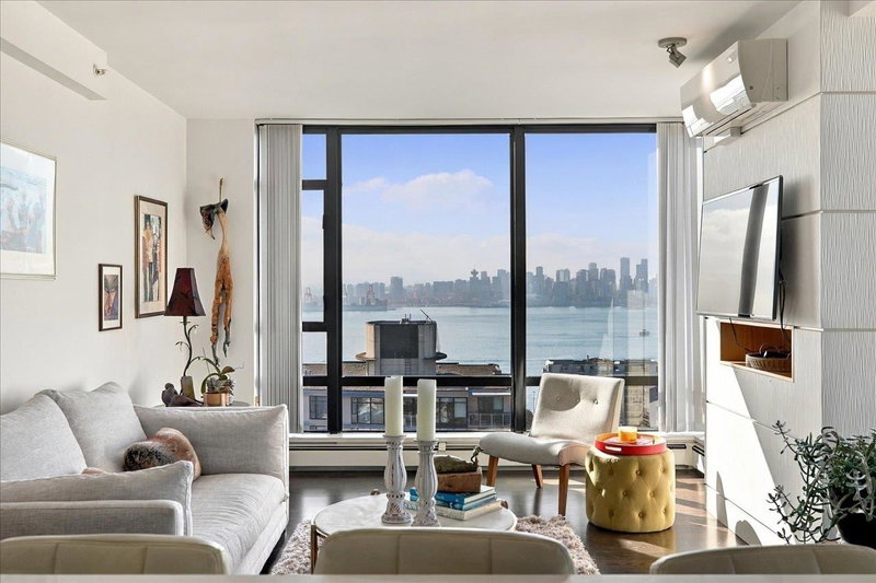 1803 - 151 2nd Street W