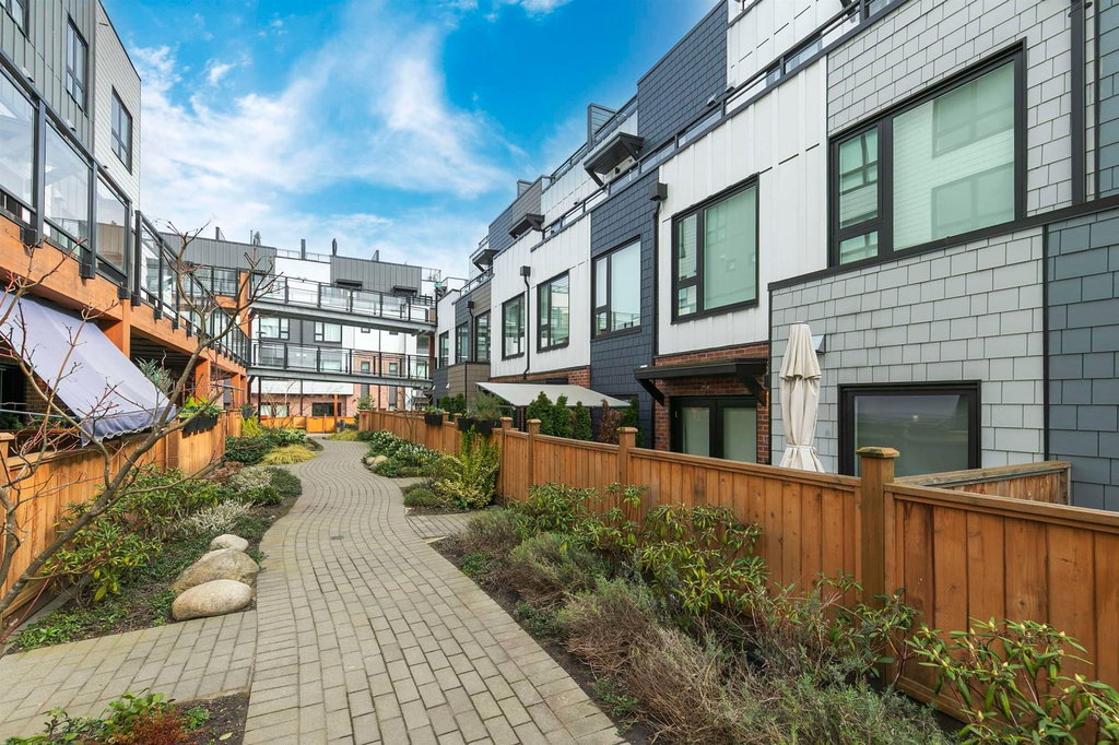 356 - 555 2nd E Street