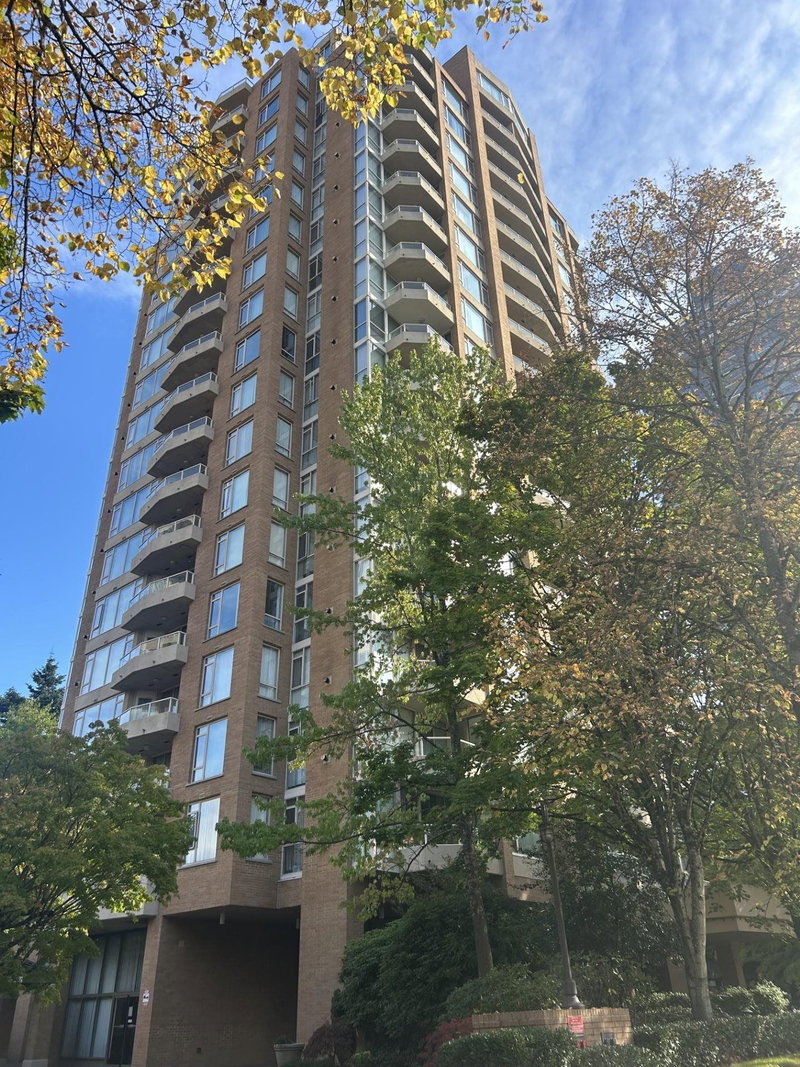 201 - 4689 Hazel Street