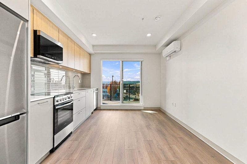 512 - 1529 Oxford Street