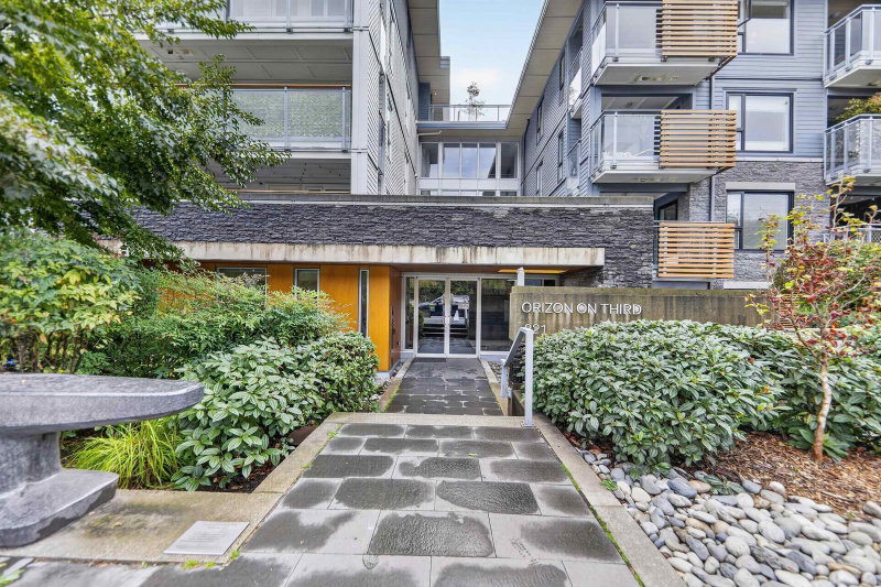 506 - 221 3rd E